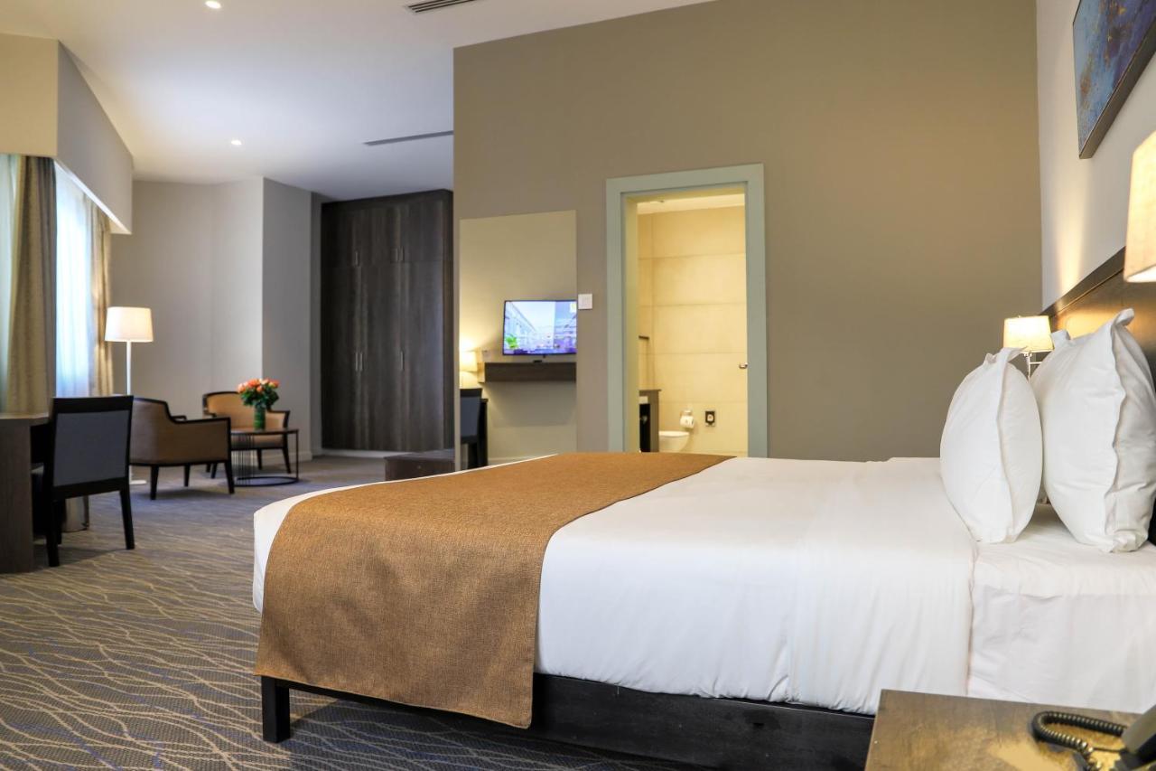 Eka Hotel Eldoret Bagian luar foto
